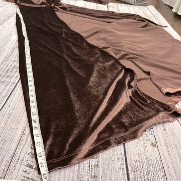 Baltic Born Esmeralda Wrap Velvet Dress Dusty Plum - Small - Picture 7 of 7